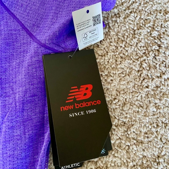 New Balance Womens Running T-shirt - Small with Tags attached - Picture 3 of 5
